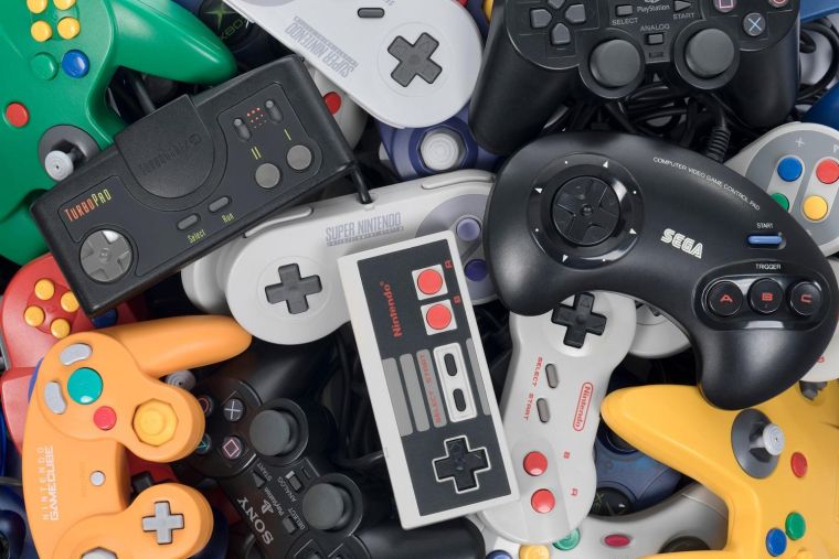 Manettes de retrogaming